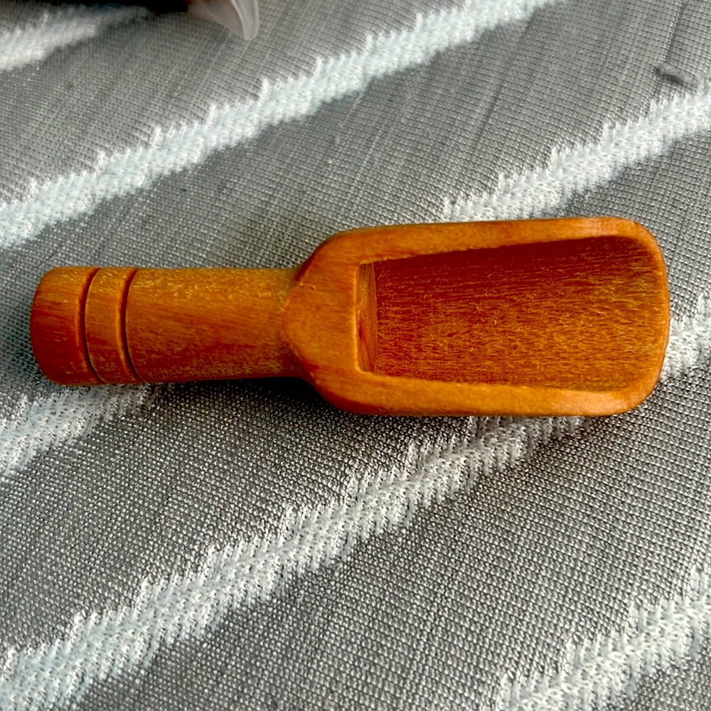 NWOT Small Wood Scooper
